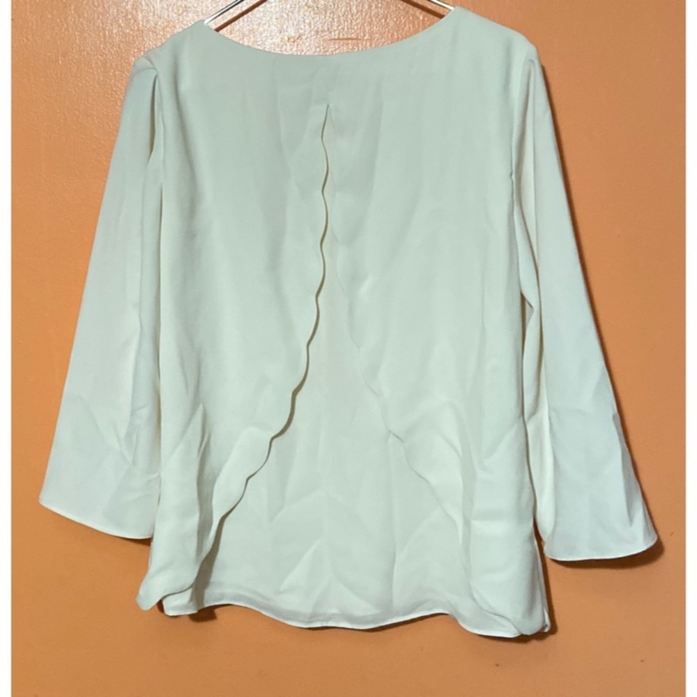 Scalloped Split Black Blouse In Cream - Picture 4 of 7